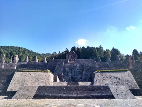 EXPEDICIÓN AL REINO DE LAS NUBES: Centro Ceremonial Otomí y el Arte de Temoaya