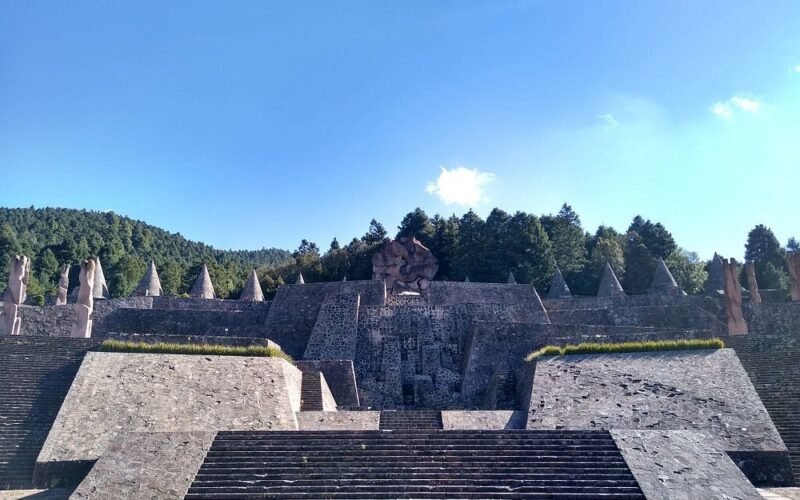 EXPEDICIÓN AL REINO DE LAS NUBES: Centro Ceremonial Otomí y el Arte de Temoaya