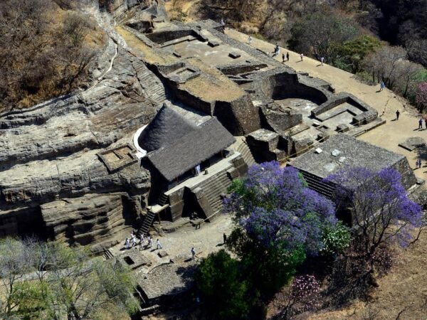 Malinalco: piedra, murales y mezcal desde CDMX
